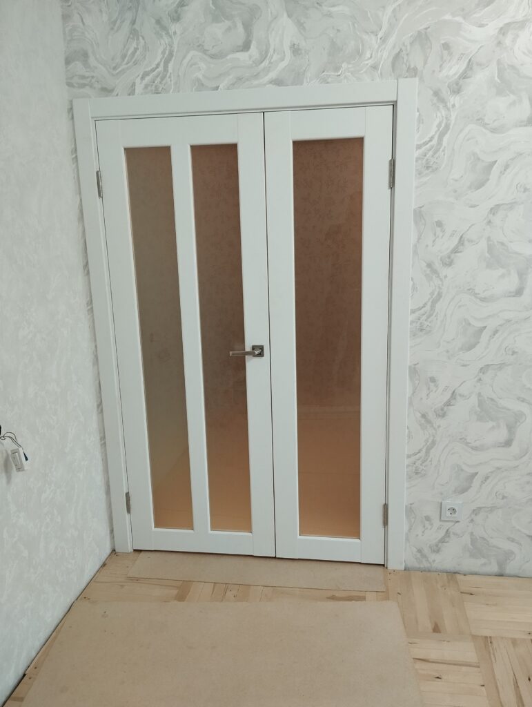 Фото выполненной установки двери